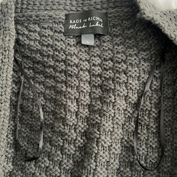 Like New! Women’s long ombré knit cardigan. Size Large - Picture 5 of 7